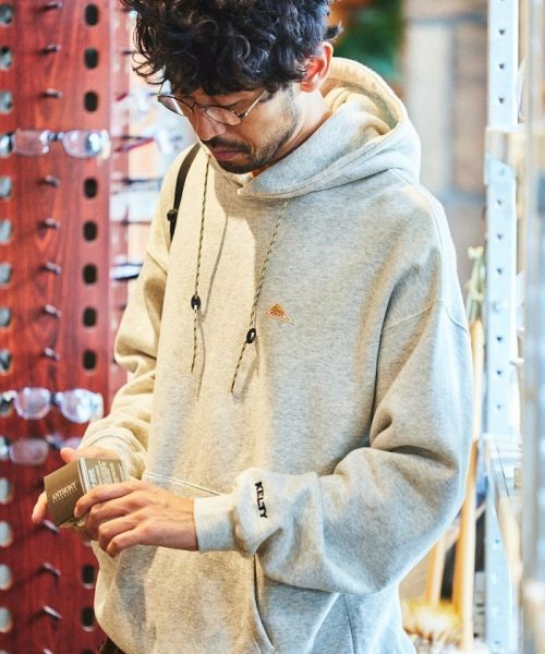 フリークスストア(FREAK'S STORE) KELTY×FREAK'S STORE ケルティ 別注 ワンポイント ヴィンテージロゴ プルオーバーパーカー