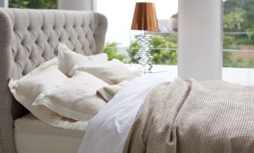 シモンズ(Simmons)