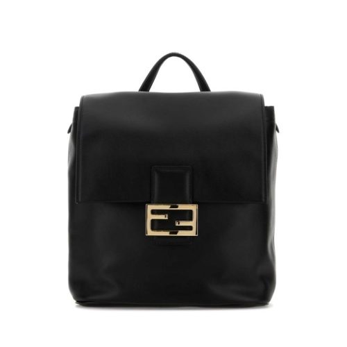 フェンディ(FENDI)Black leather backpack