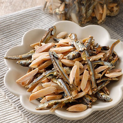 成城石井 おさかなスナック アーモンド小魚