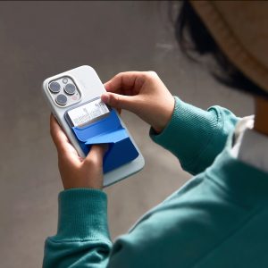 MagSafe対応カードケースのおすすめ17選。スマホスタンドとして使えるモノもご紹介