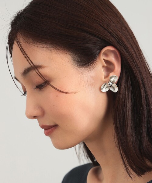 デミルクス ビームス(Demi-Luxe BEAMS) フラワー イヤリング