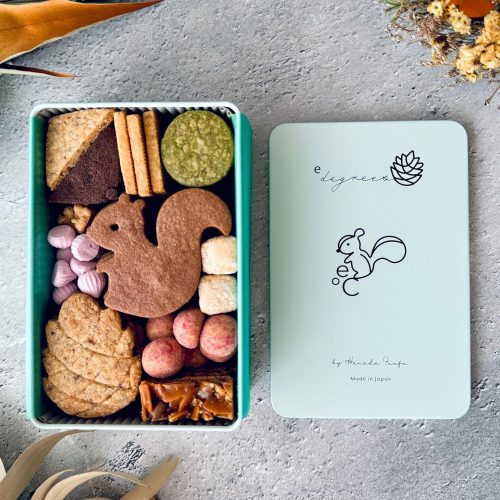 e℃ リスと戯れる森のクッキー缶