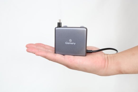 絡まりにくい！3本独立の巻き取り構造でデスクを整える「Gizmory」