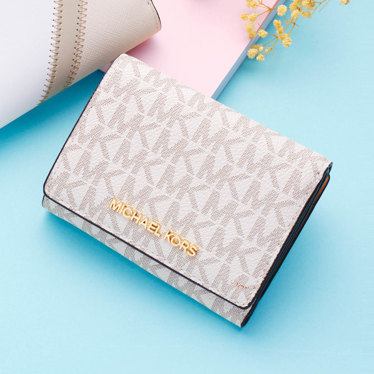 マイケルコース(MICHAEL KORS) JET SET TRAVEL コンパクト ウォレット ミディアム