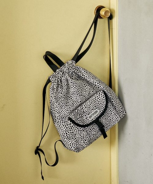 アウトドアプロダクツ(OUTDOOR PRODUCTS) フロントポケット ナップザック 限定展開