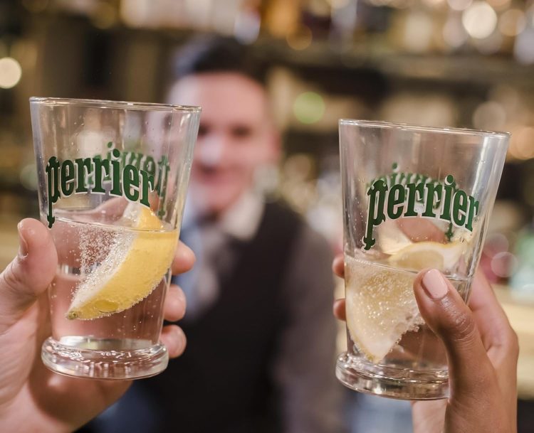 水・ミネラルウォーターのイメージ