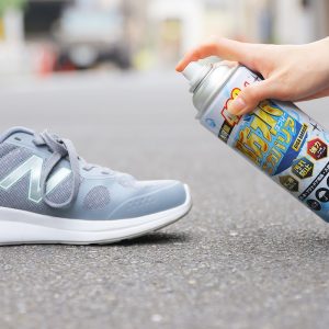 スニーカー用防水スプレーのおすすめ10選。撥水性に優れたモノもご紹介