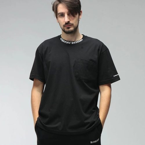 クロムハーツ(CHROME HEARTS) スクロールロゴ クルーネック Tシャツ
