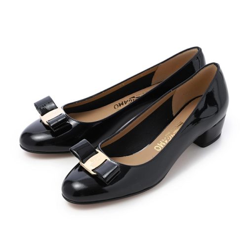 フェラガモ(FERRAGAMO) ヴァラ