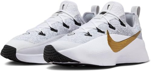 ナイキ(NIKE) レブロン TR 1 FJ6151
