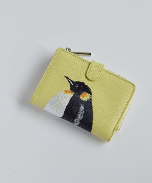 パピヨネ(PAPILLONNER) アニマル刺しゅう折り財布