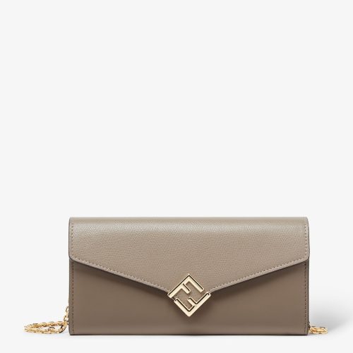 フェンディ(FENDI) FFダイヤモンド チェーン付き 長財布
