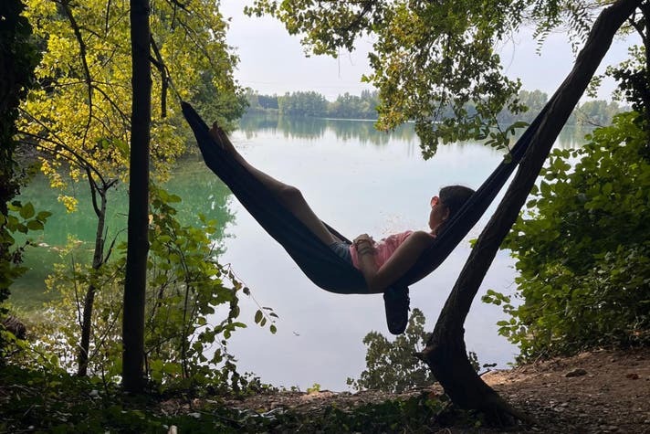 ソーダ缶サイズ！約2分で設営できる「The Air Hammock」
