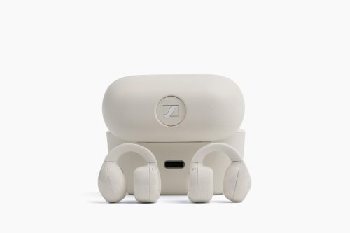 ケース併用で最大36時間のロングバッテリー。こまめに充電を行う手間を軽減できる
