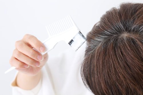 ヘアマニキュアで髪が染まる仕組み