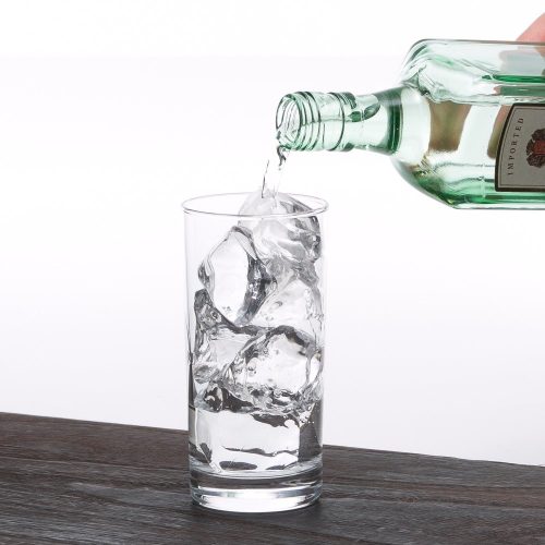 甲類焼酎とは?乙類焼酎との違いも解説
