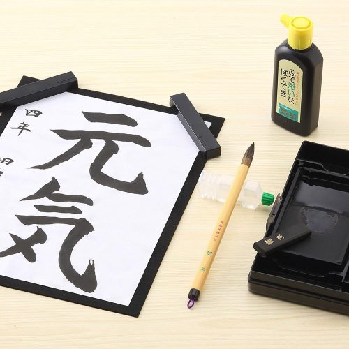 半紙のズレを防ぐ文鎮は重さと本数をチェック