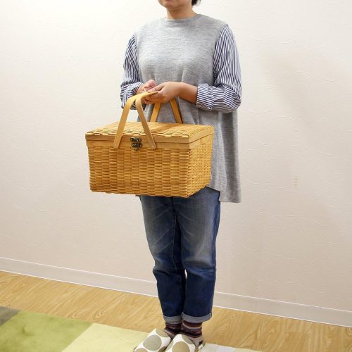 持ち運びやすい取手付き