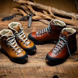 ハイカットのトレッキングシューズ（登山靴）おすすめ15選。防水性に優れたモデルも
