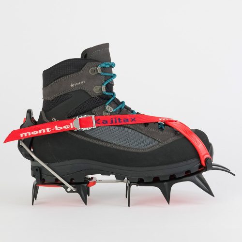 冬の登山なら防寒性と防滑性のあるモノを