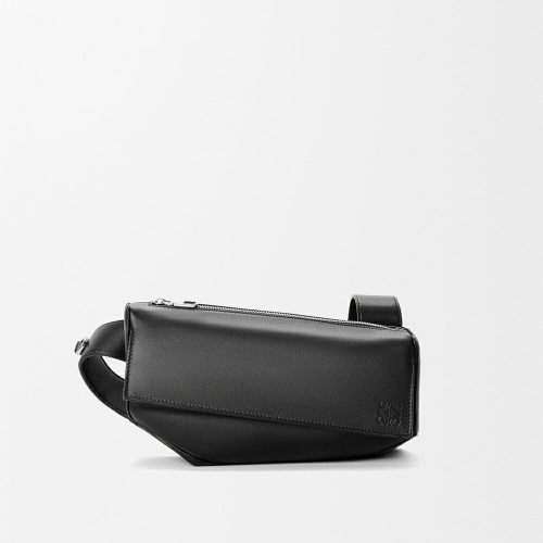 ロエベ(LOEWE) フェザーライト パズル スリングバッグ