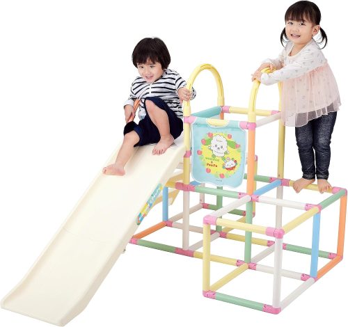 すべり台や鉄棒付きだと遊びの幅が広がる