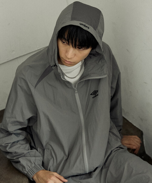 アンブロ(umbro) テックナイロンフーディー