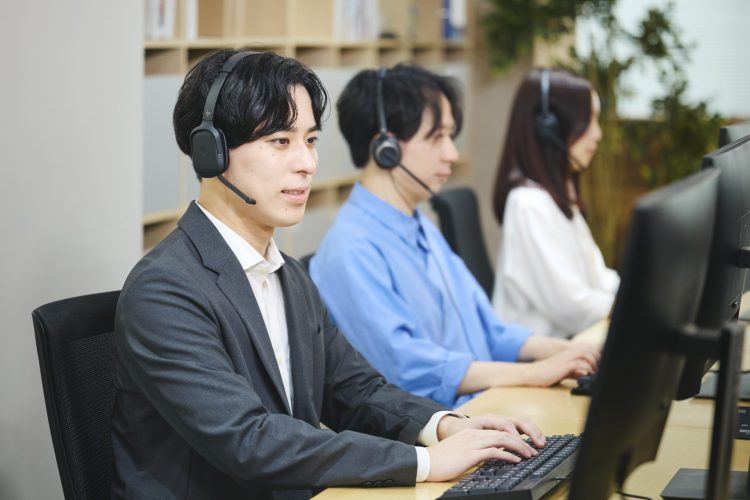 高いノイズキャンセリング性能により雑音が気になる場所でもクリアな声を届けられる