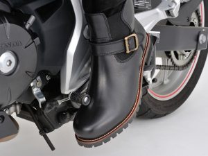 バイクブーツのおすすめ15選。メンズ・レディースのおしゃれな人気モデルも